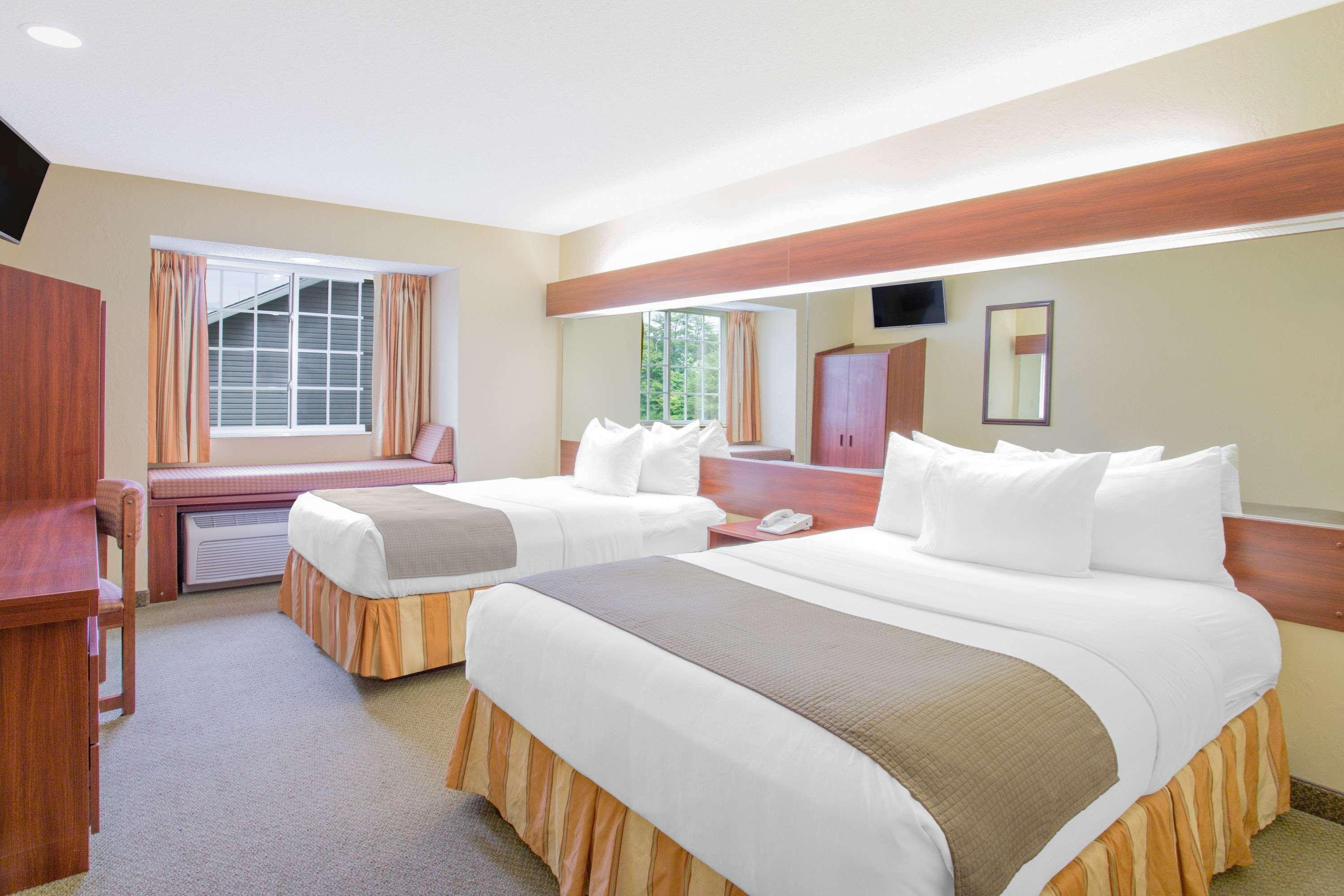 Microtel Inn And Suites Gassaway Екстериор снимка