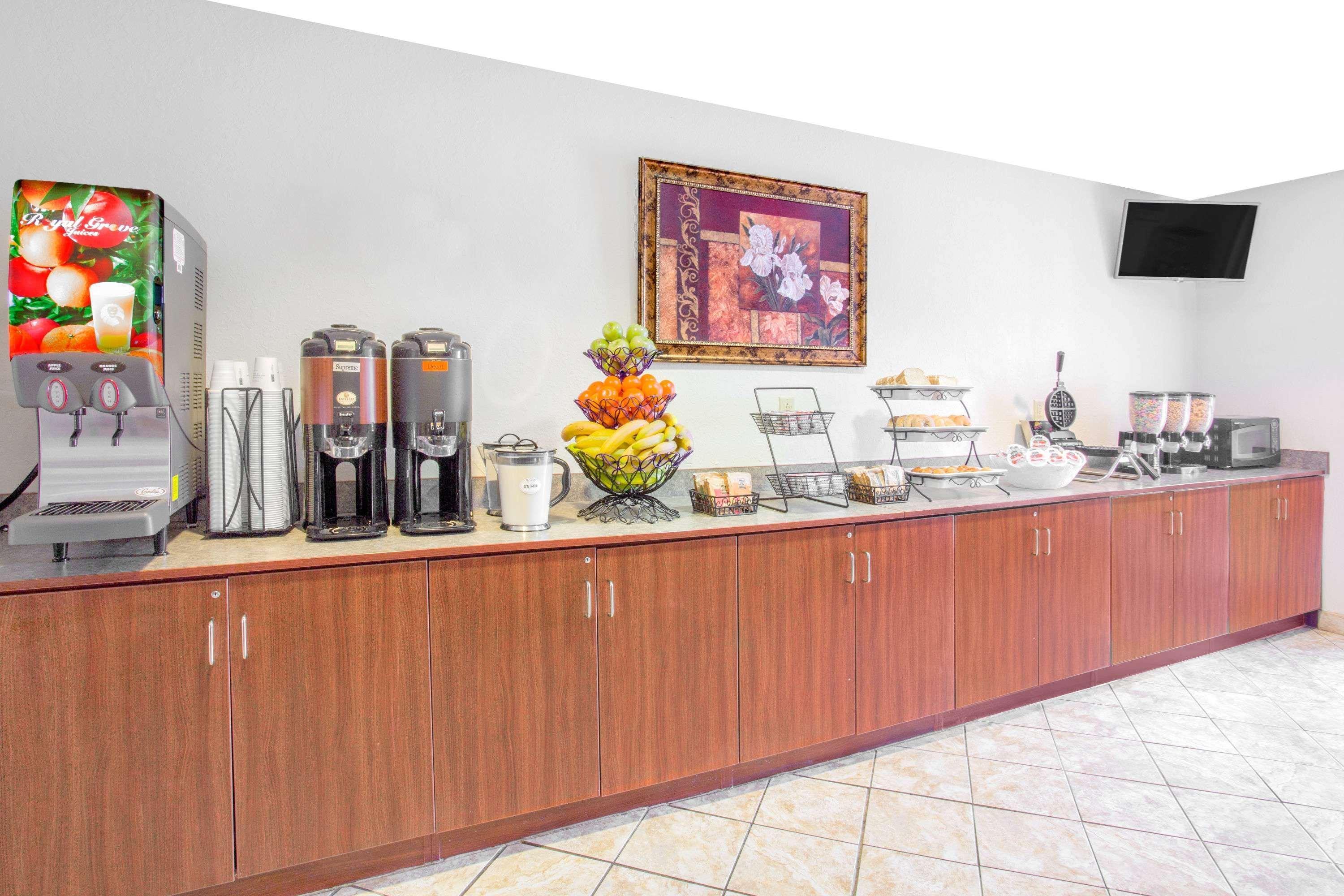 Microtel Inn And Suites Gassaway Екстериор снимка