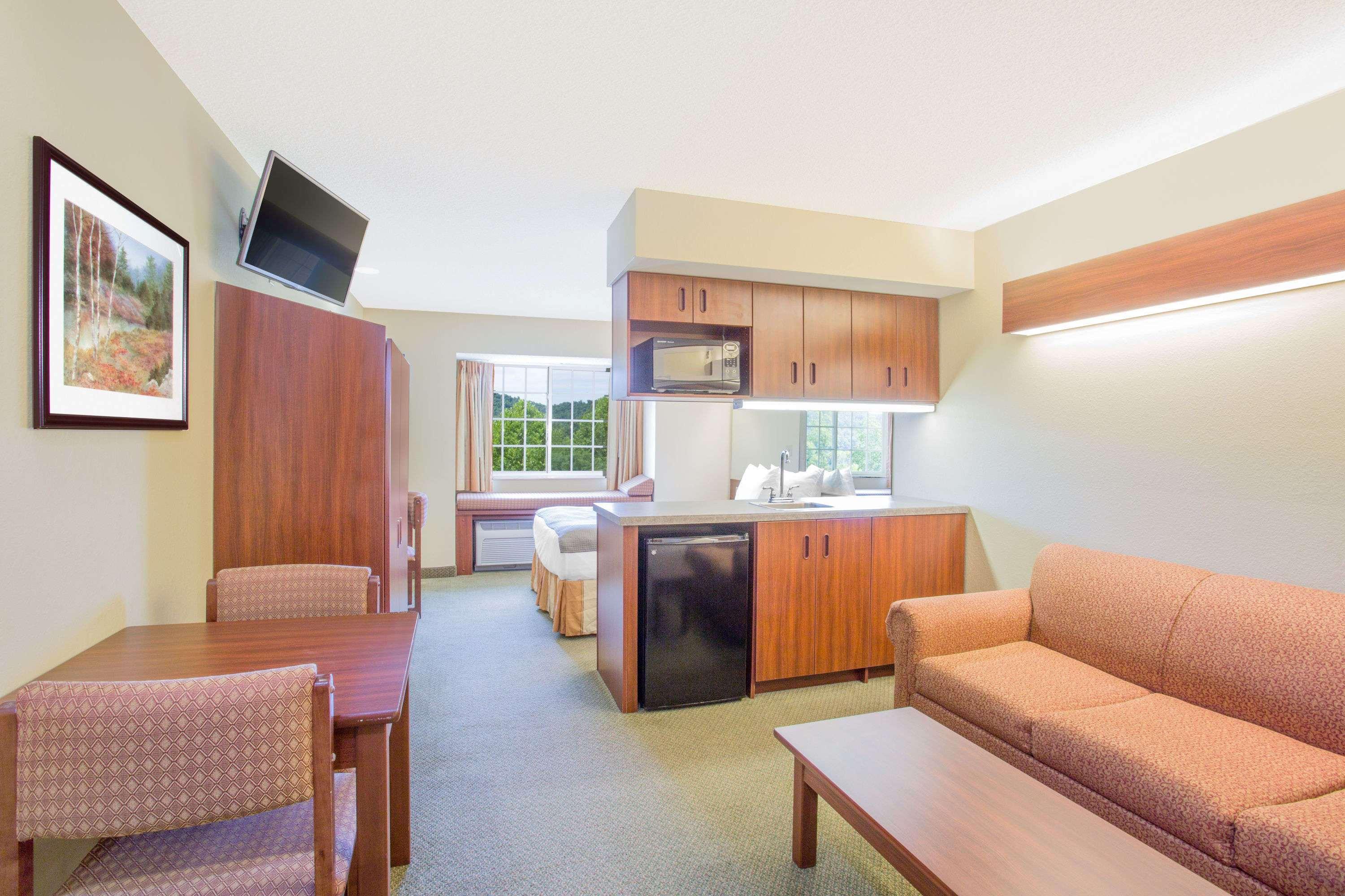 Microtel Inn And Suites Gassaway Екстериор снимка