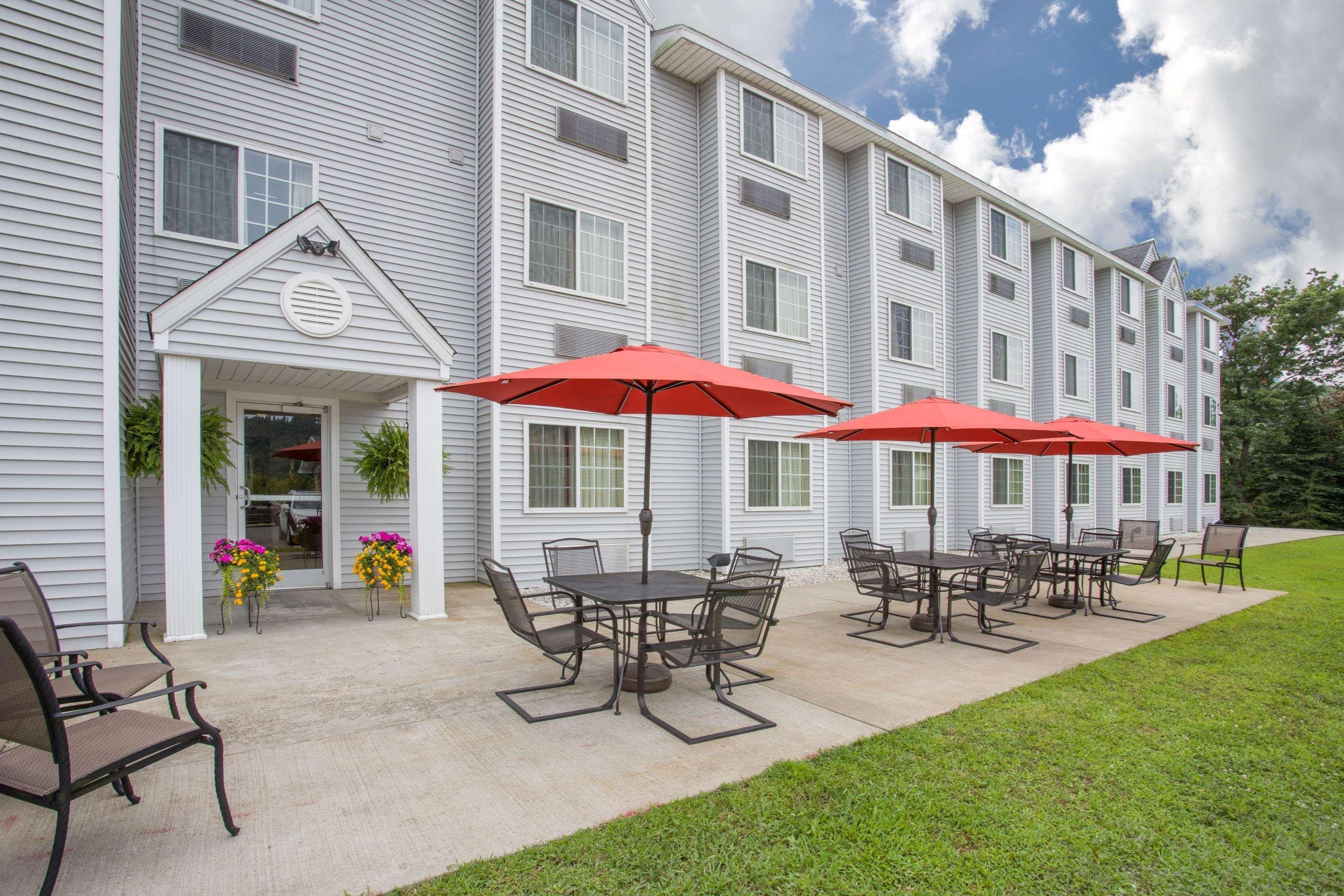 Microtel Inn And Suites Gassaway Екстериор снимка