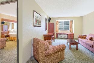 Microtel Inn And Suites Gassaway Стая снимка