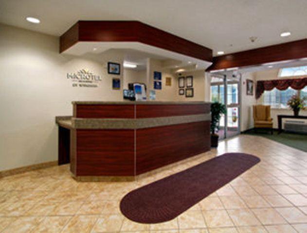 Microtel Inn And Suites Gassaway Екстериор снимка